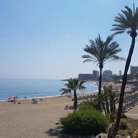 Pleasant In Near Playa شقة *